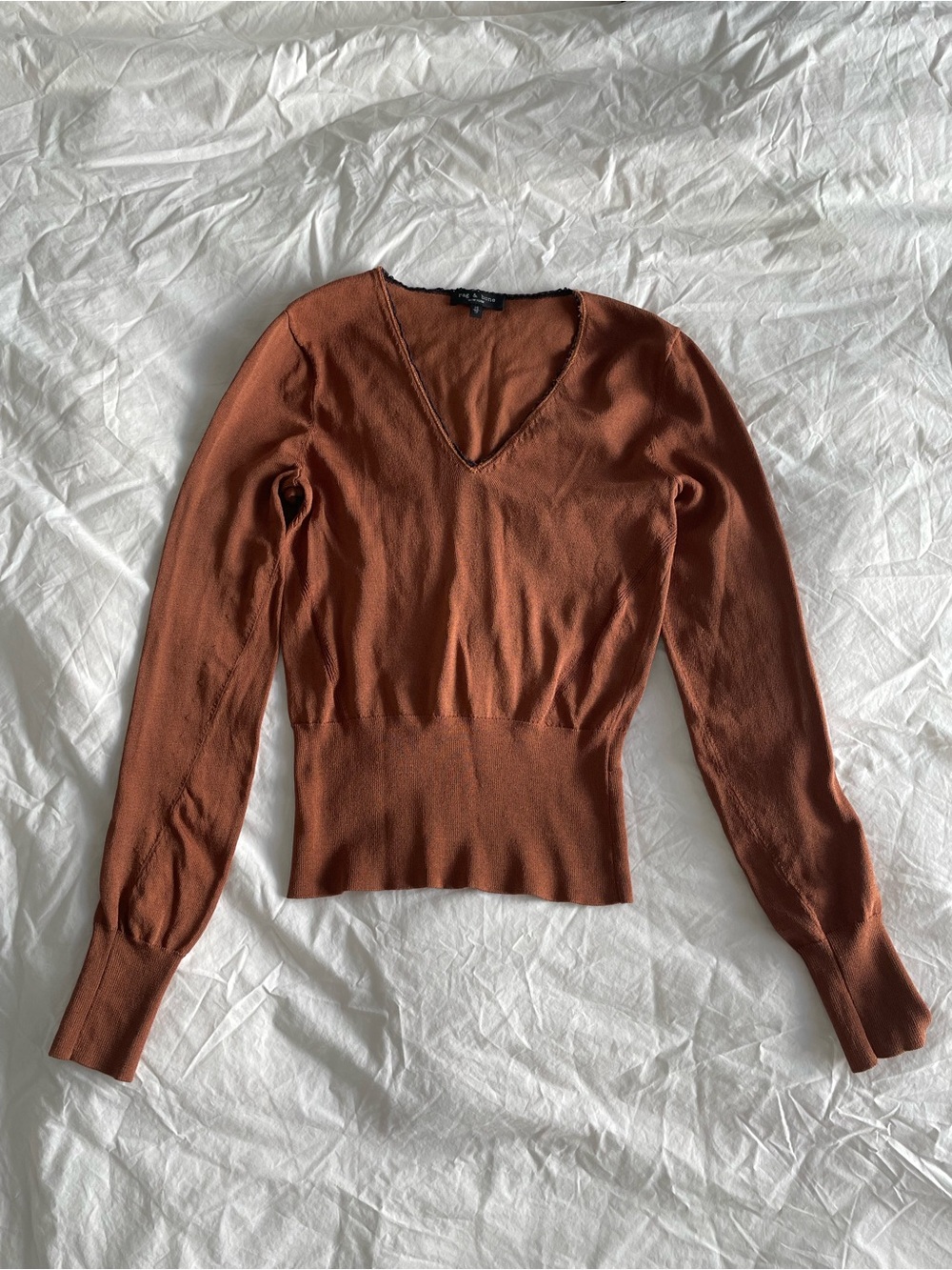 rag & bone Rust V‑Neck Ribbed Long Sleeve Top